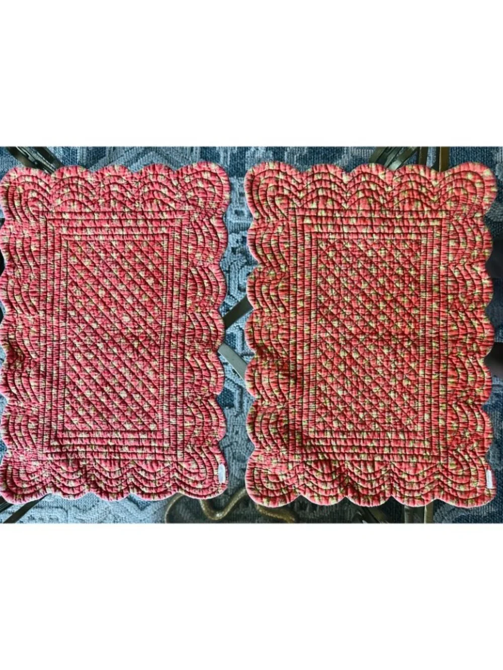 2 Vintage Reversible Quilted Placemats Paisley Floral Table Mats Scalloped Edge